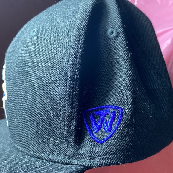 Top of the World TOW Duke Blue Devils Embroidered Logo Youth Snap back Cap - Picture 8 of 8